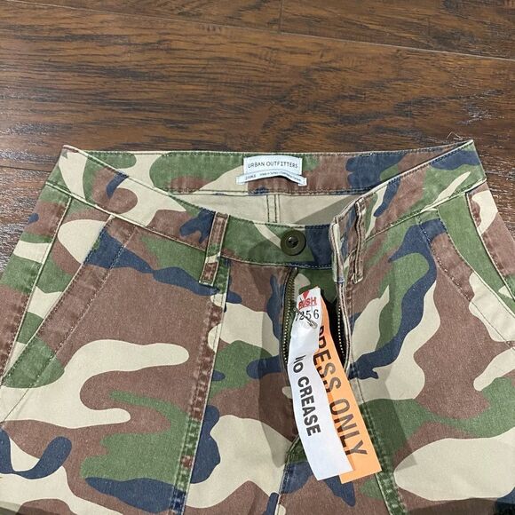 Urban Outfitters Renewal Vintage Camo Pants size 2 - Picture 4 of 9